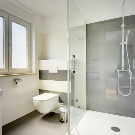 Grande T&d For 14 People Near With Sauna, Fitness & Heated Pool *