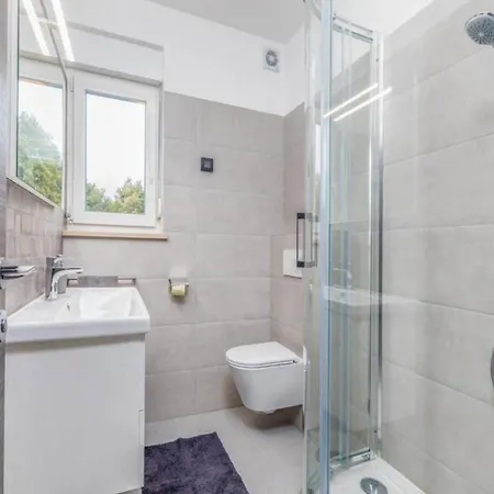Grande T&d For 14 People In With Sauna, Fitness & Heated Pool
