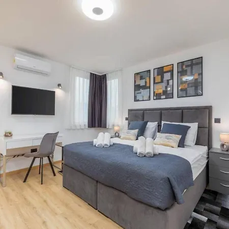 Vila Grande T&d For 14 People Near With Sauna, Fitness & Heated Pool Pula