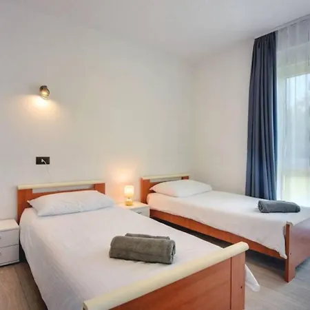 Villa Grande T&d For 14 People In With Sauna, Fitness & Heated Pool *