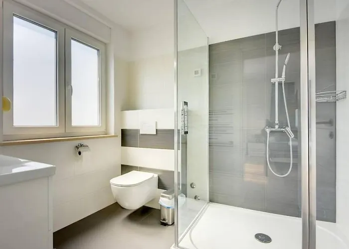 Grande T&d For 14 People Near With Sauna, Fitness & Heated Pool *