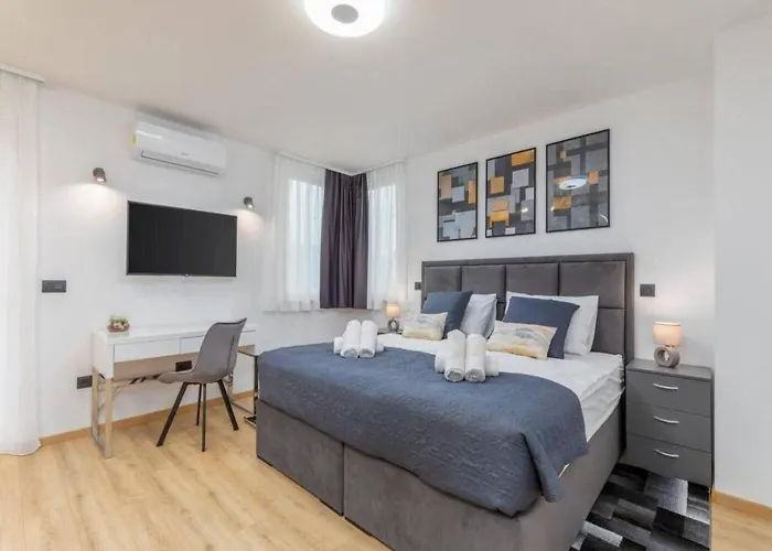 Vila Grande T&d For 14 People Near With Sauna, Fitness & Heated Pool Pula