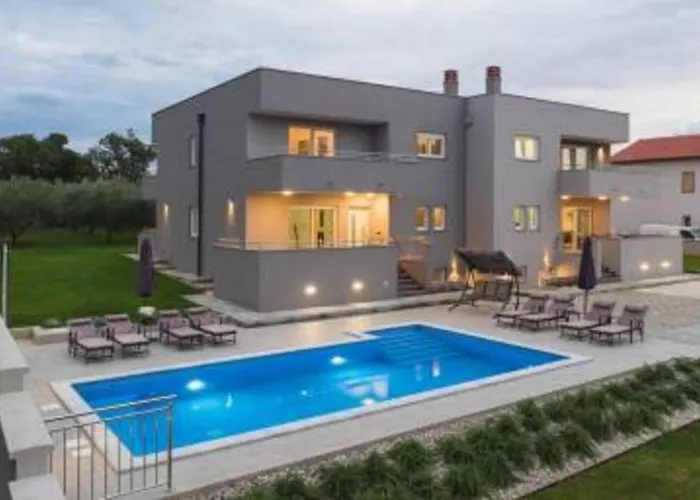 Grande T&d For 14 People Near With Sauna, Fitness & Heated Pool Vila *