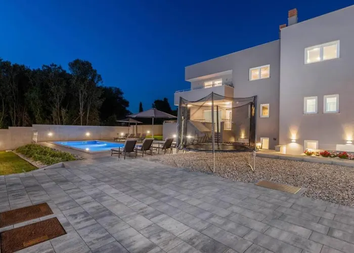 Grande T&d For 14 People Near With Sauna, Fitness & Heated Pool * Pula