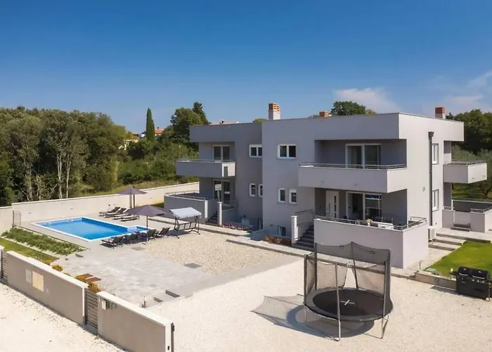 Grande T&d For 14 People Near With Sauna, Fitness & Heated Pool Willa Pula