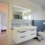 Grande T&d For 14 People Near With Sauna, Fitness & Heated Pool