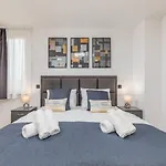 Villa Grande T&d For 14 People Near With Sauna, Fitness & Heated Pool Pula