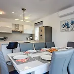 Grande T&d For 14 People Near With Sauna, Fitness & Heated Pool * Pula