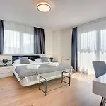 Grande T&d For 14 People Near With Sauna, Fitness & Heated Pool Villa *