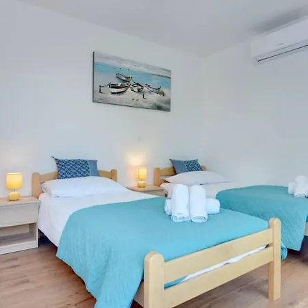 Grande T&d For 14 People Near With Sauna, Fitness & Heated Pool Villa Pula